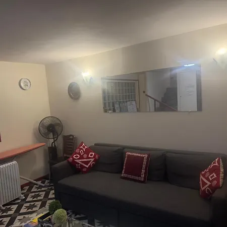 Location Partie Basse Souplex A Gare Du Nord 아파트 *